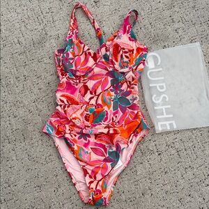 Cupshe Women’s One Piece Swimsuit - Pink and Red Floral